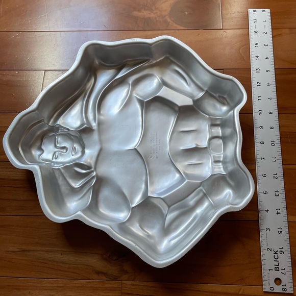 Vintage Wilton Superman cake pan - Picture 5 of 6